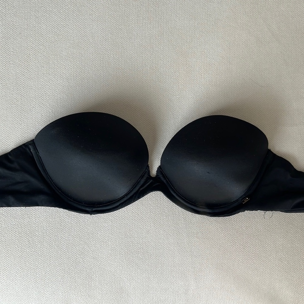 Victoria’s Secret black strapless bra